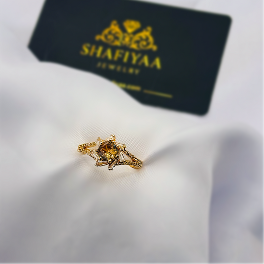 Royal Solitaire Statement Ring (Golden)